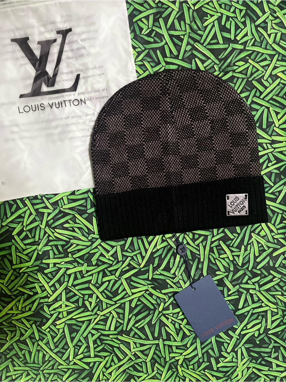 ๐ฅ NWT Louis Vuitton Damier Graphite Beanie | Black/Gray Knit + Metal Plate